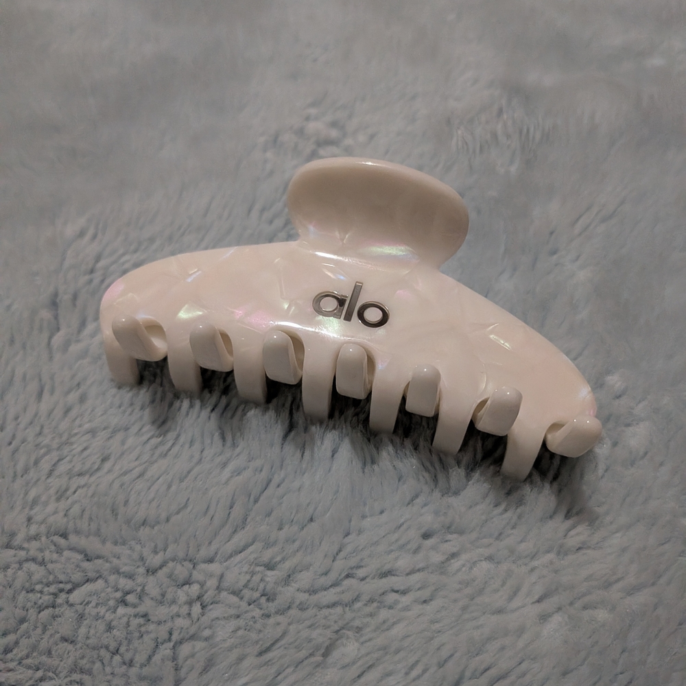 Alo White Hair Claw Clip